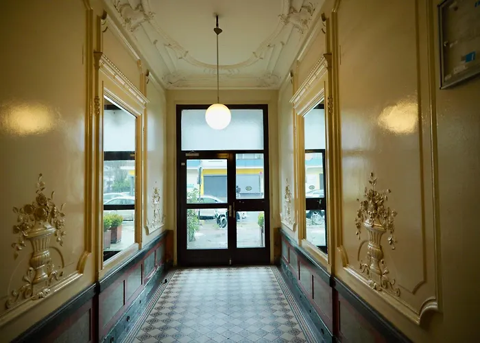Hotel Pension Bernstein Am Kurfuerstendamm Berlino